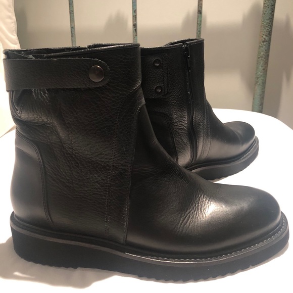 Vince Shoes - Vince. black leather boots